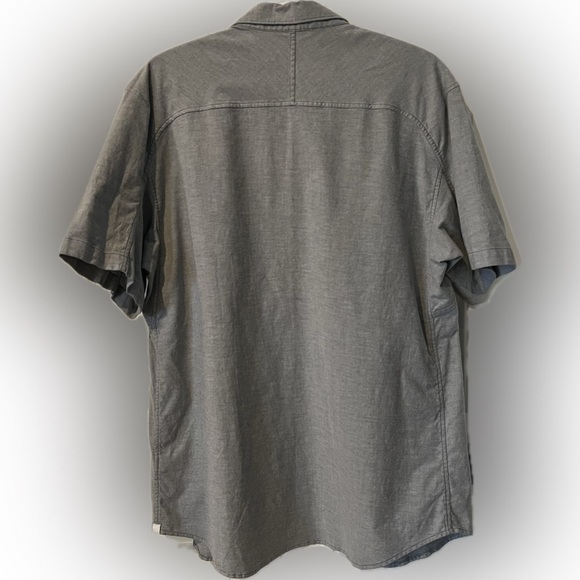 Men’s Lululemon Button Up EUC - Picture 3 of 9